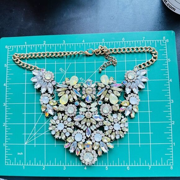 Bib Style Necklace Flower Iridescent Rhinestones Gold Plated Lobster Claw Clasps - Picture 12 of 12